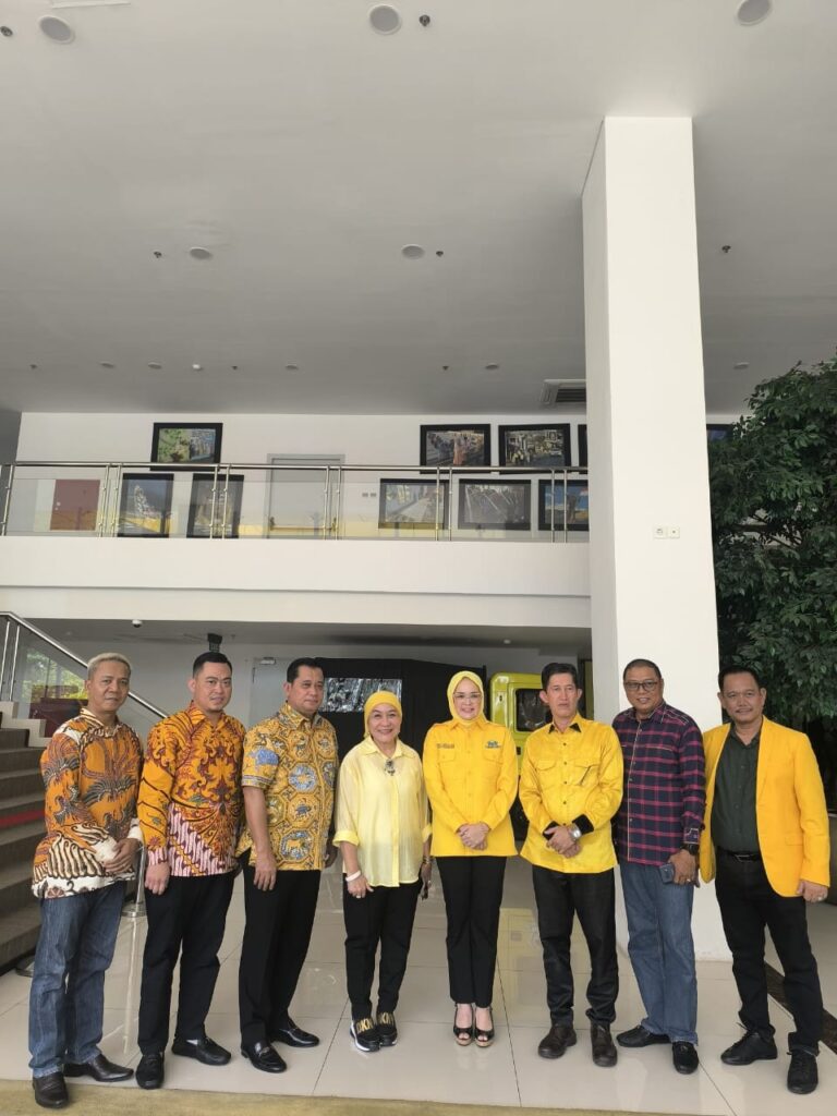 Pasangan ASTA, Resmi Terima Surat Keputusan dan Penetapan Sebagai Calon Bupati dan Wakil Bupati Banyuasin Dari Golkar